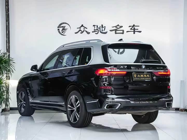 BMW X7 2019 x Drive 40i M — фото 11