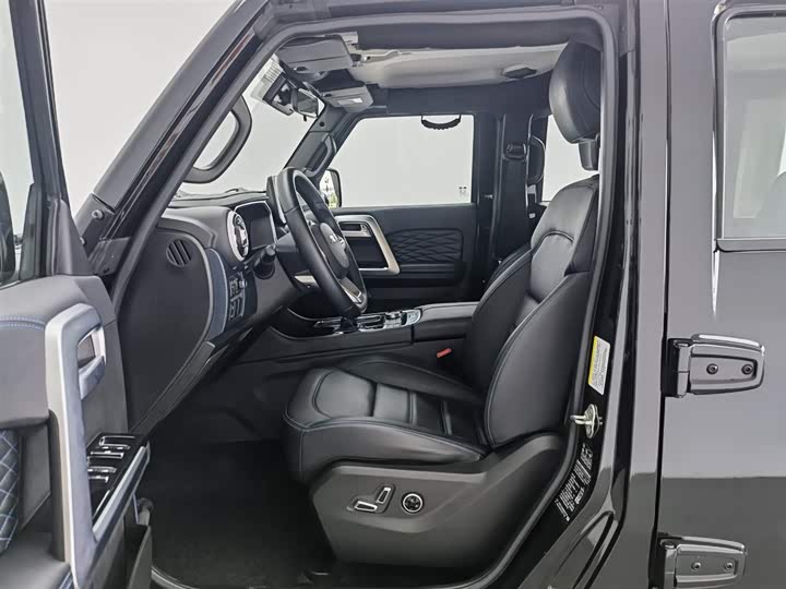 BAIC BJ 40 2023 2.0 T AT 4 WD — фото 10