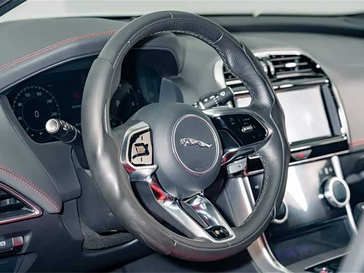 Jaguar XEL 2024 2.0 T 250 PS R-DYNAMIC S — фото 10