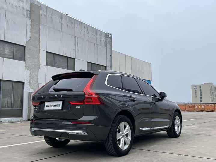 Volvo XC60 2022 B 5 4 WD — фото 9