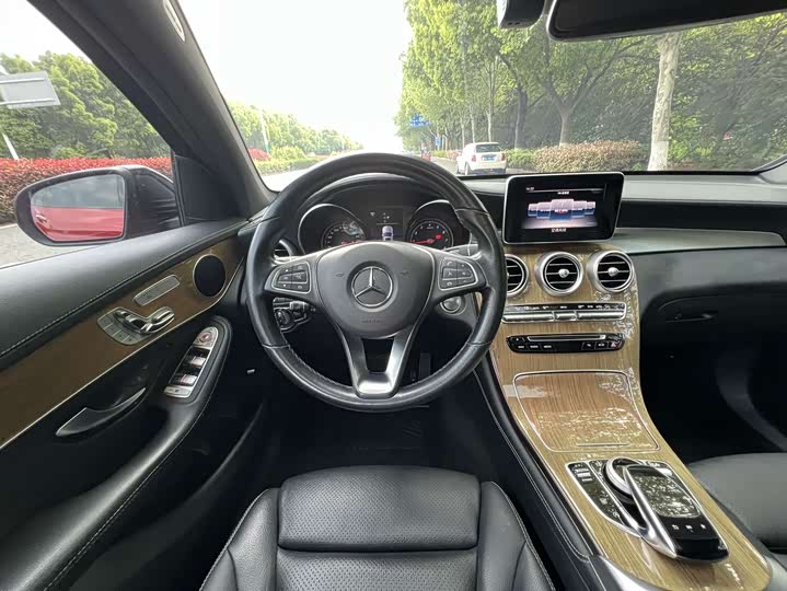 Mercedes-Benz GLC 2019 GLC 260 4 MATIC SUV — фото 9