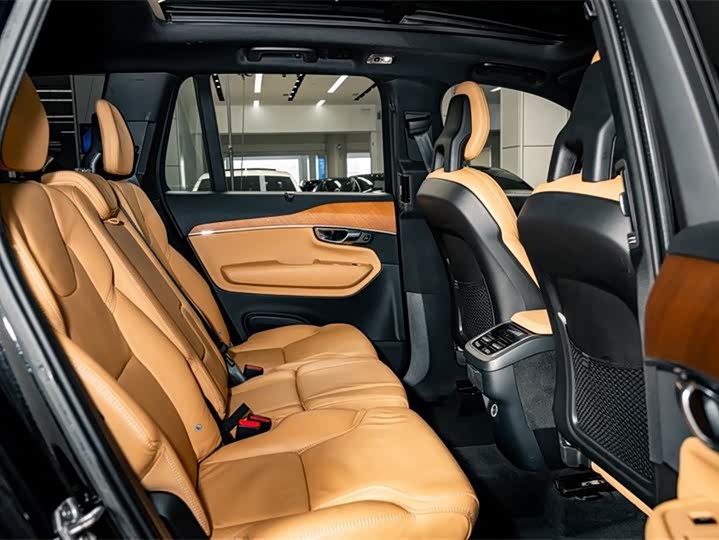 Volvo XC90 2018 T 6 7 — фото 23