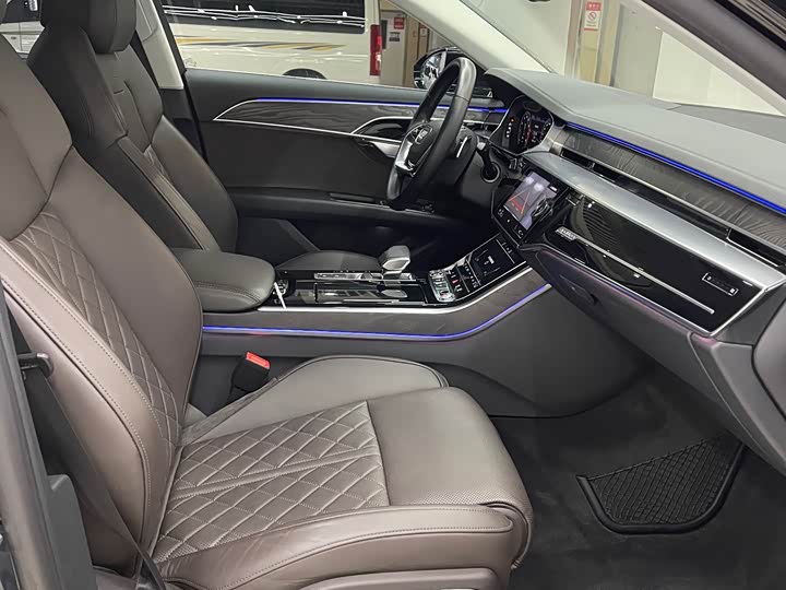 Audi A8 2021 A 8 L 50 TFSI quattro Comfort — фото 10