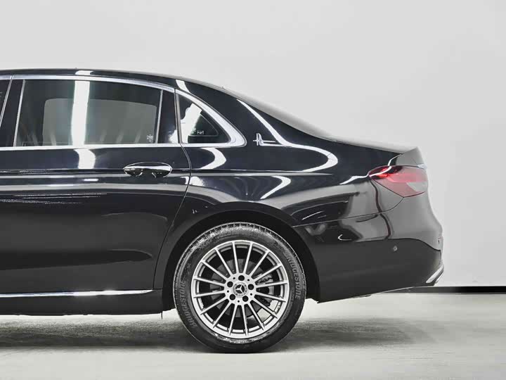 Mercedes-Benz E-Class 2022 E 260 L — фото 27