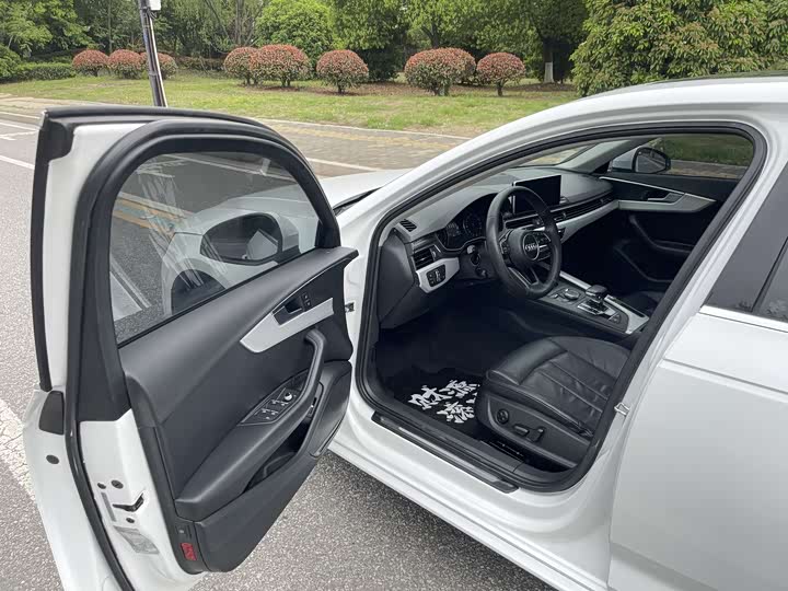 Audi A4L 40 TFSI стиль — фото 5
