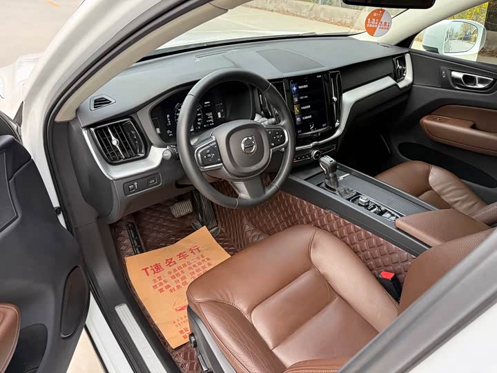 Volvo XC60 2020 T 5 4 WD — фото 14