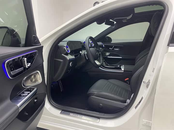 Mercedes-Benz C-Class 2025 C 260 L — фото 17
