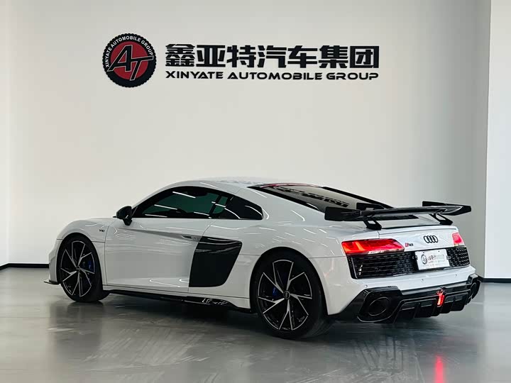 Audi R8 2022 V 10 Coupe performance — фото 5