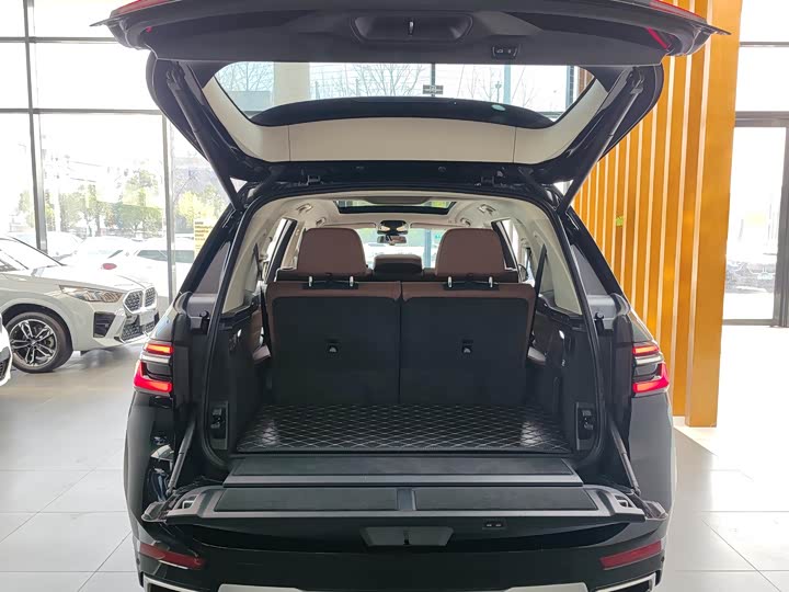 BMW X7 2024 x Drive 40i Leading — фото 17