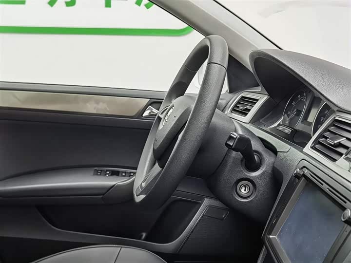 Skoda Rapid — фото 22