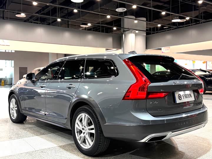 Volvo V90 2017 Cross Country T 5 AWD — фото 6