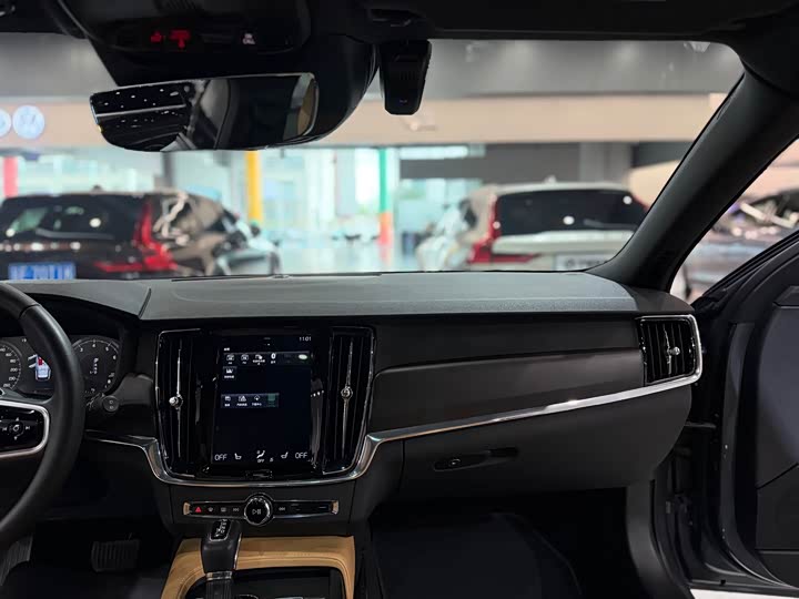 Volvo V90 2017 Cross Country T 5 AWD — фото 18