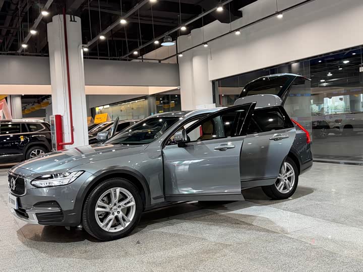 Volvo V90 2017 Cross Country T 5 AWD — фото 21