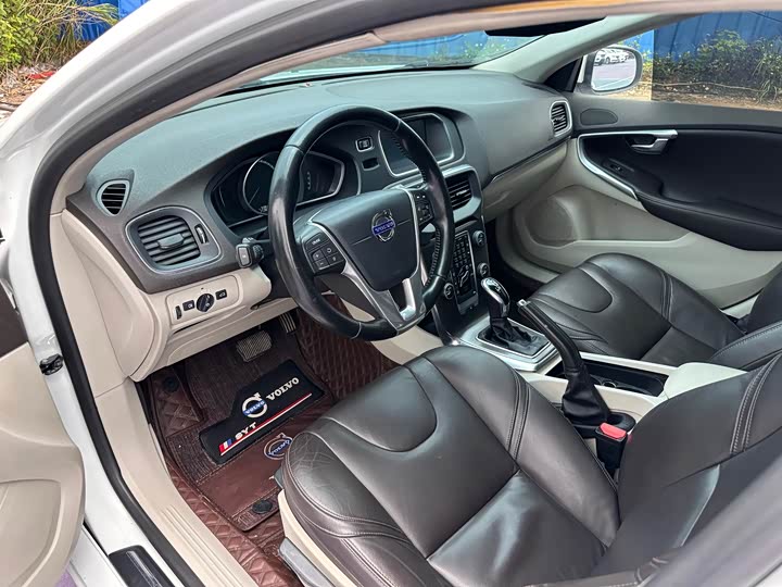 Volvo V40 2015 1.6 T — фото 7