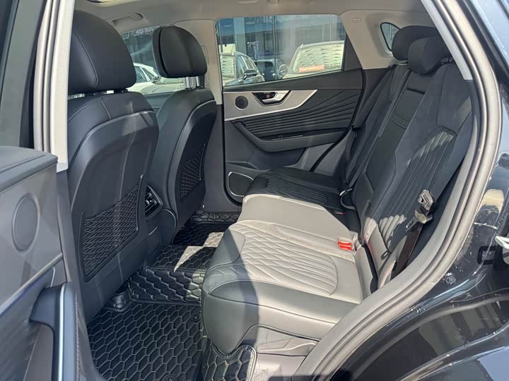 Hongqi HS5 2023 2.0 T Pro 50 — фото 9