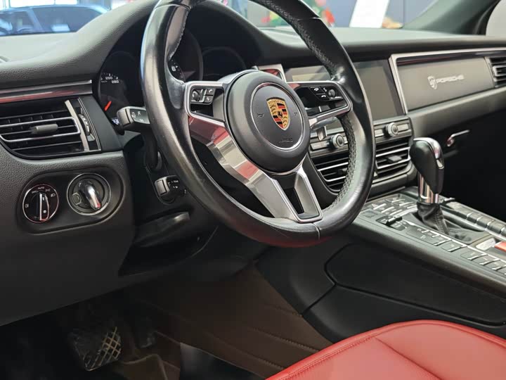 Porsche Macan 2020 Macan 2.0 T — фото 4