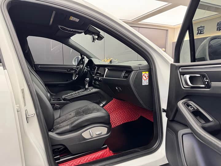 Porsche Macan 2018 Macan 2.0 T — фото 8