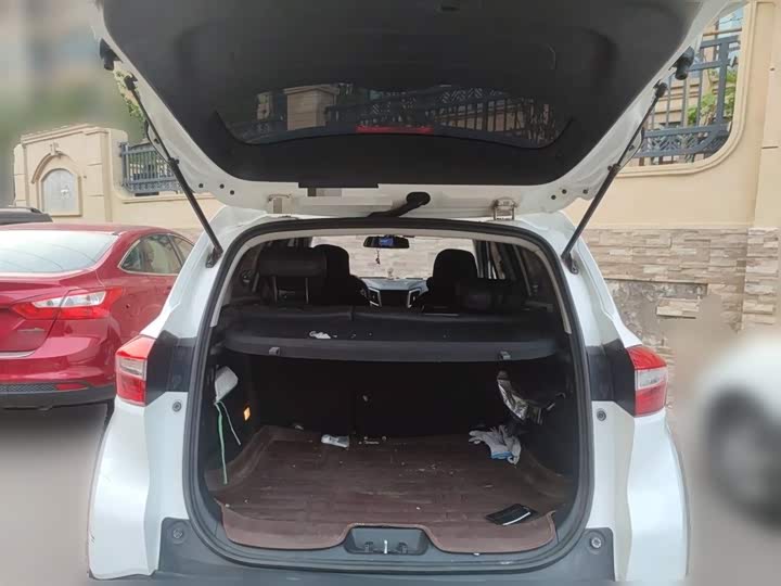 Changan CS15 2016 1.5 L MT — фото 9