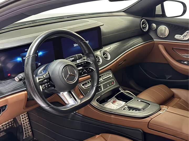 Mercedes-Benz E-Class — фото 4