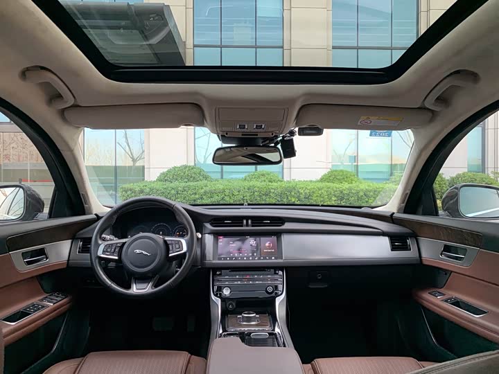 Jaguar XFL 2018 XFL 2.0 T 250 PS — фото 18