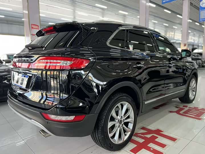 Lincoln MKC 2019 2.0 T 4 WD V — фото 9