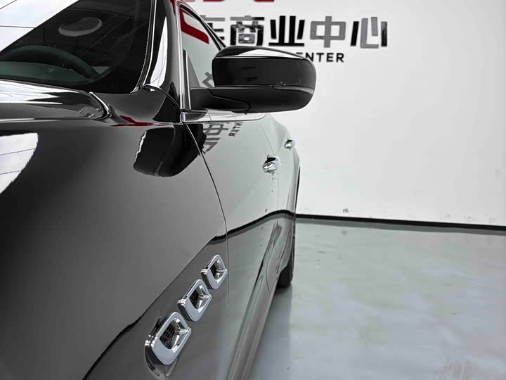 Maserati Quattroporte — фото 15