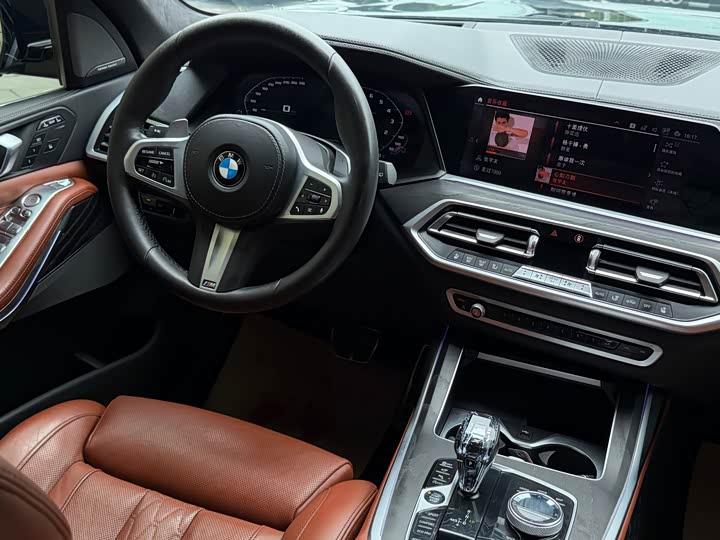 BMW X7 2020 x Drive 40i M — фото 8
