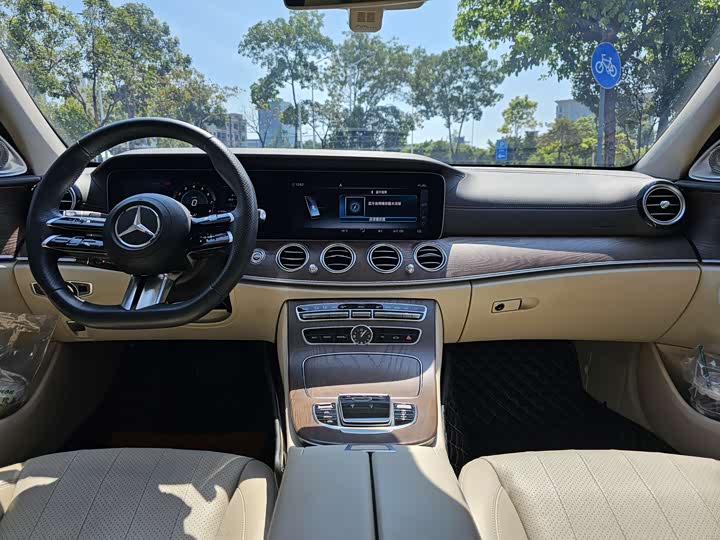 Mercedes-Benz E-Class 2017 E 300 L Luxury — фото 13