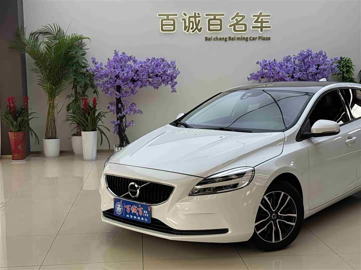 Volvo V40 2017 T 3 — фото 2