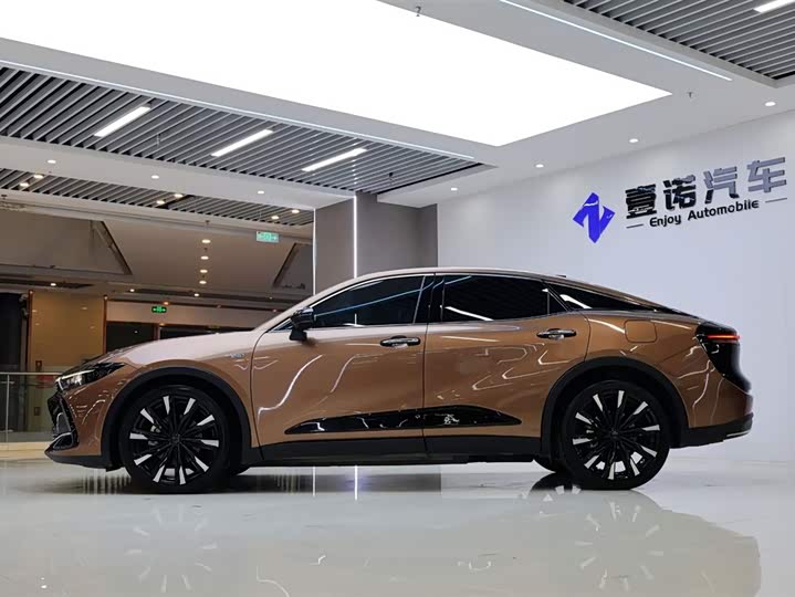 Toyota Sport 2023 2.4 T Sport Cross HEV 4 WD — фото 3