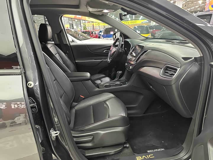 Chevrolet Equinox — фото 15