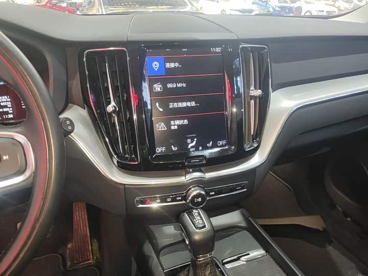Volvo XC60 2019 T 5 4 WD VI — фото 13