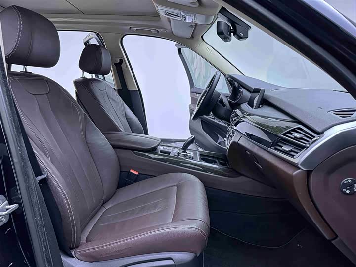 BMW X5 2014 x Drive 35i Leading — фото 8