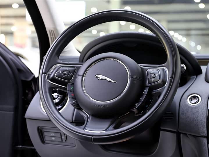 Jaguar XJ 2018 XJL 3.0 SC 2 WD — фото 11