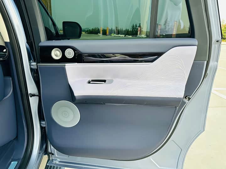 Lincoln Navigator — фото 18
