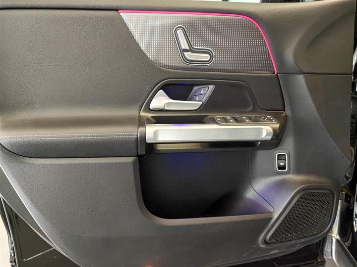 Mercedes-Benz GLB 2023 GLB 220 — фото 9