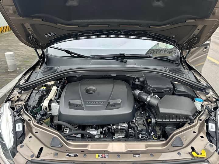 Volvo XC60 2016 T 5 — фото 10