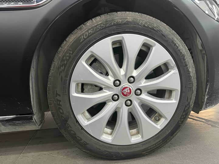 Jaguar XEL 2019 2.0 T 200 PS — фото 4