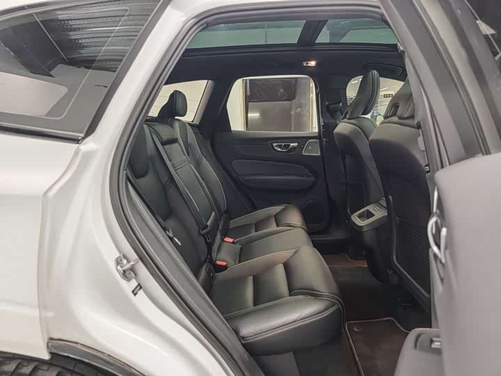 Volvo XC60 2020 T 5 4 WD — фото 13