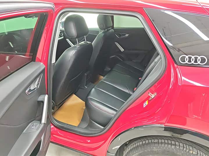 Audi Q2L 2021 35 TFSI — фото 11