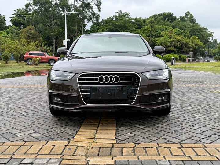 Audi A4L 35 TFSI S line комфорт — фото 2
