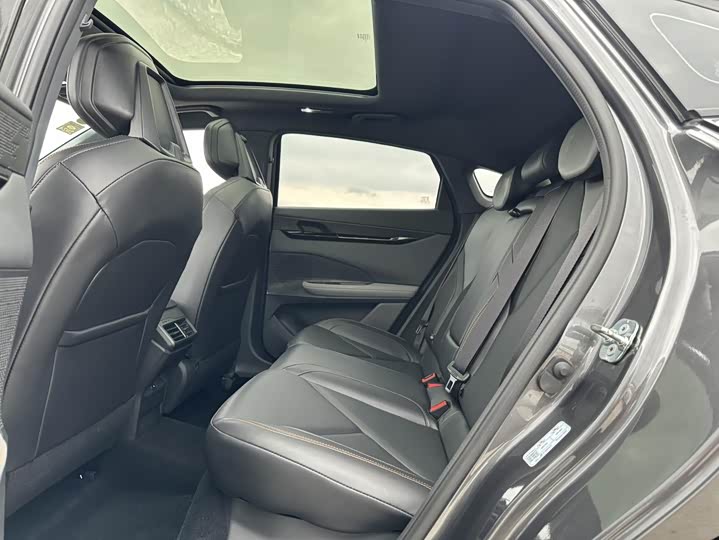 Changan UNI-V 2022 1.5 T Premium — фото 9