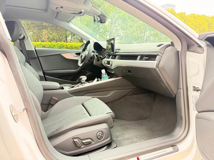 Audi A5 2024 Sportback 40 TFSI — фото 8