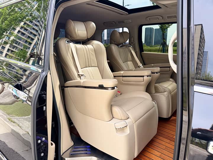 Nissan Quest — фото 12