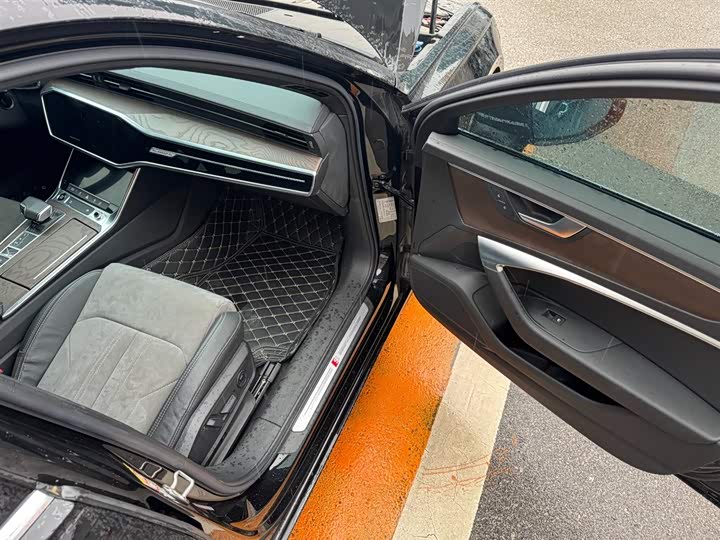 Audi A6L 2020 55 TFSI e quattro — фото 2