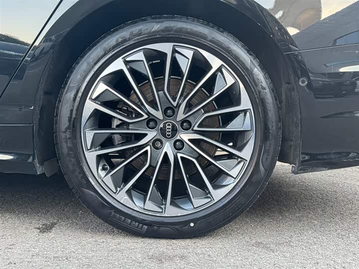 Audi A6L 2020 55 TFSI e quattro — фото 22
