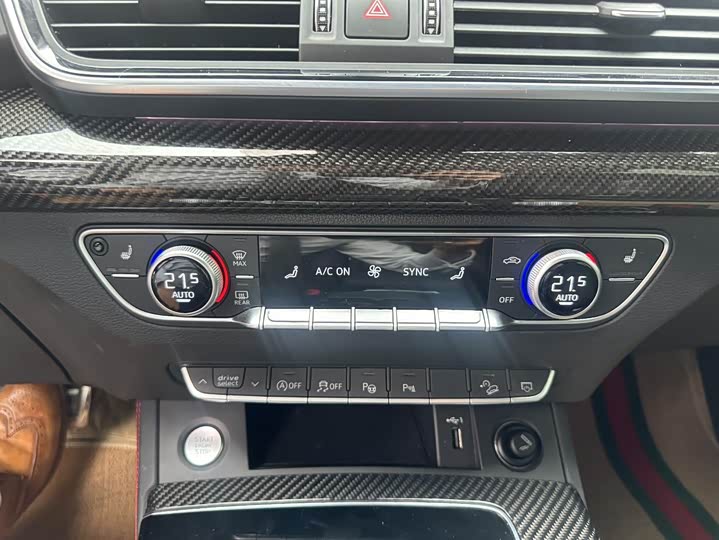 Audi Q5L Sportback 2022 40 TFSI RS — фото 16