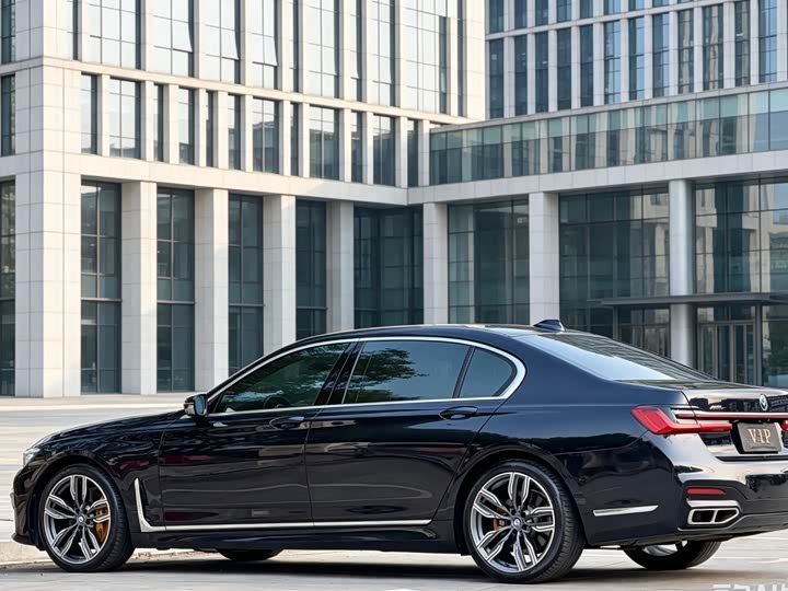 BMW 7-Series 2018 740 Li x Drive M — фото 9