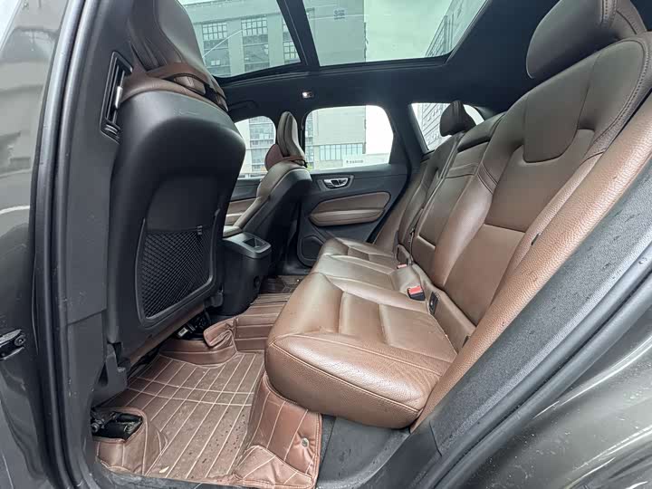 Volvo XC60 2021 T 5 4 WD — фото 6