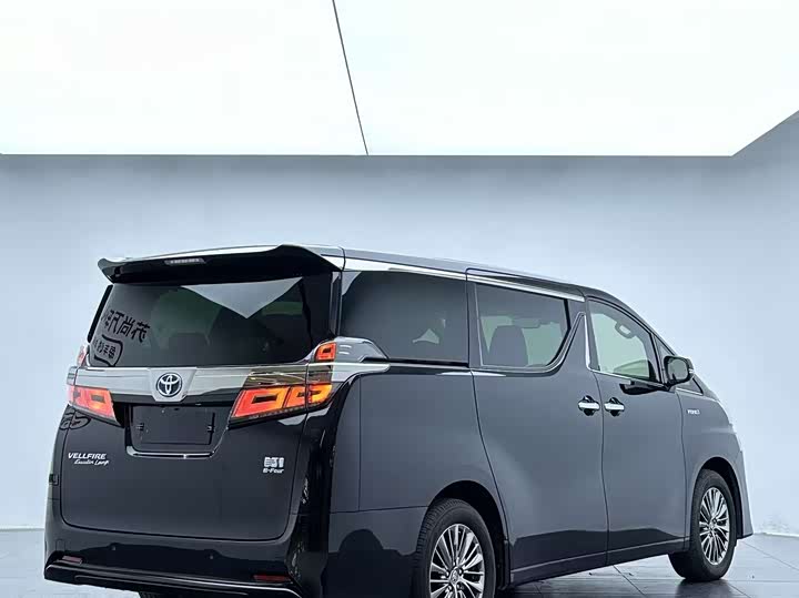 Toyota Vellfire — фото 3